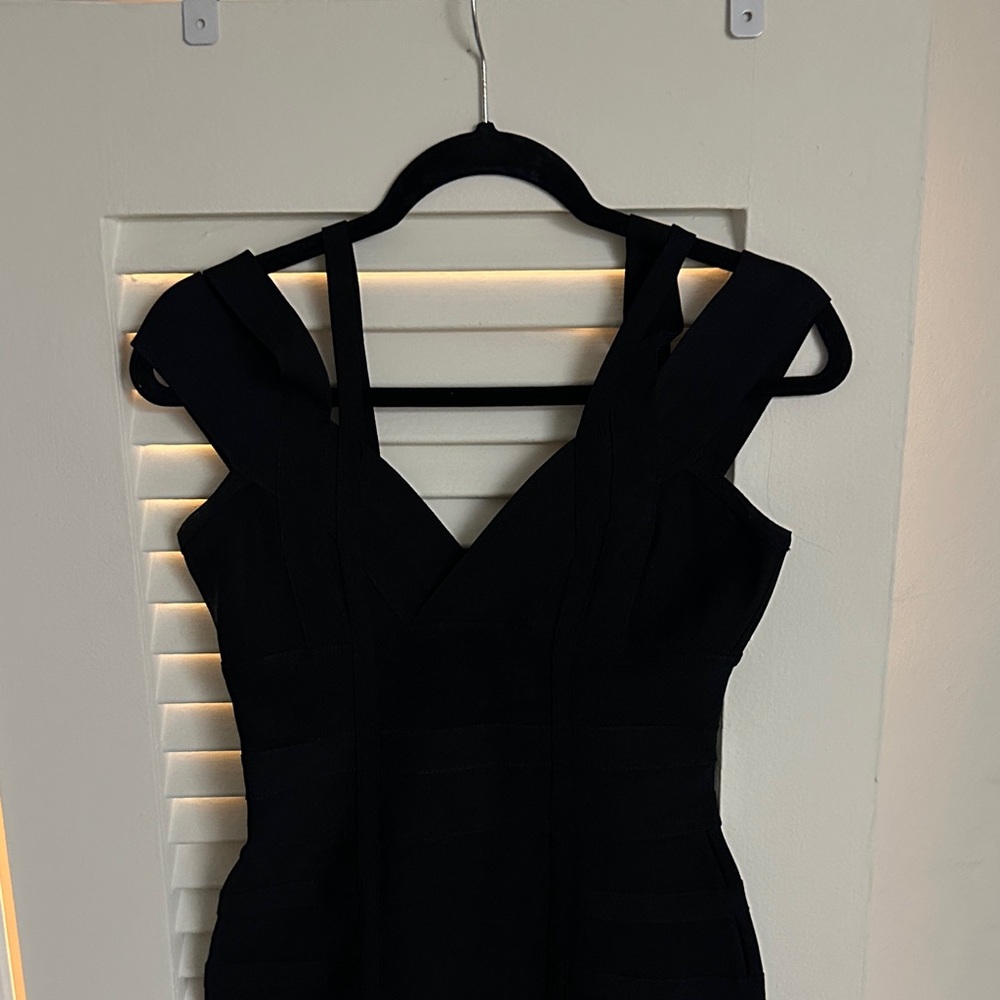 Elegant Black Sleeveless Dress